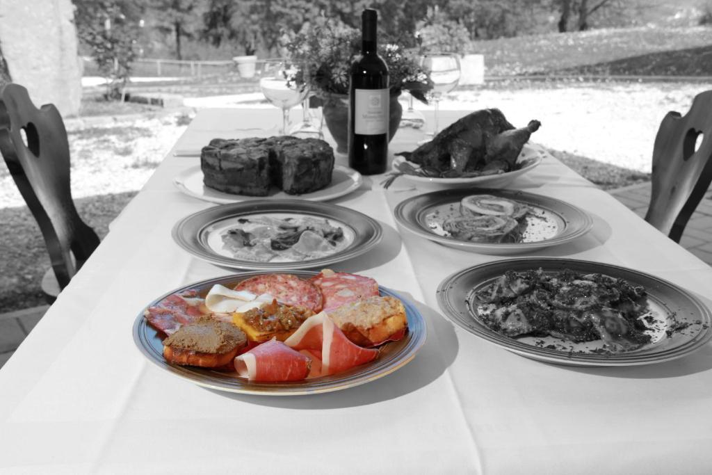 Residenza Di Campagna Montelleri Guest House Викио Екстериор снимка